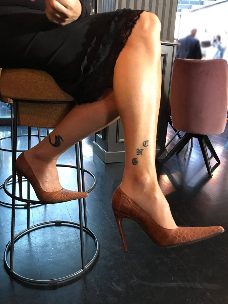 simona ventura feet