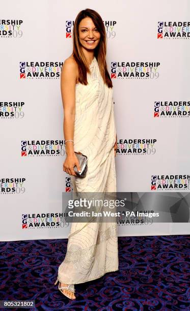 simone bienne feet 5