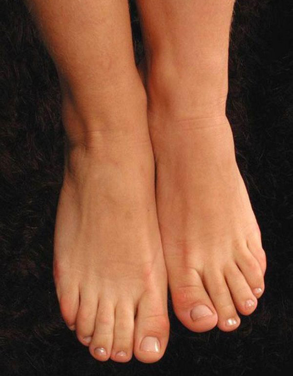 simone de oliveira feet 1