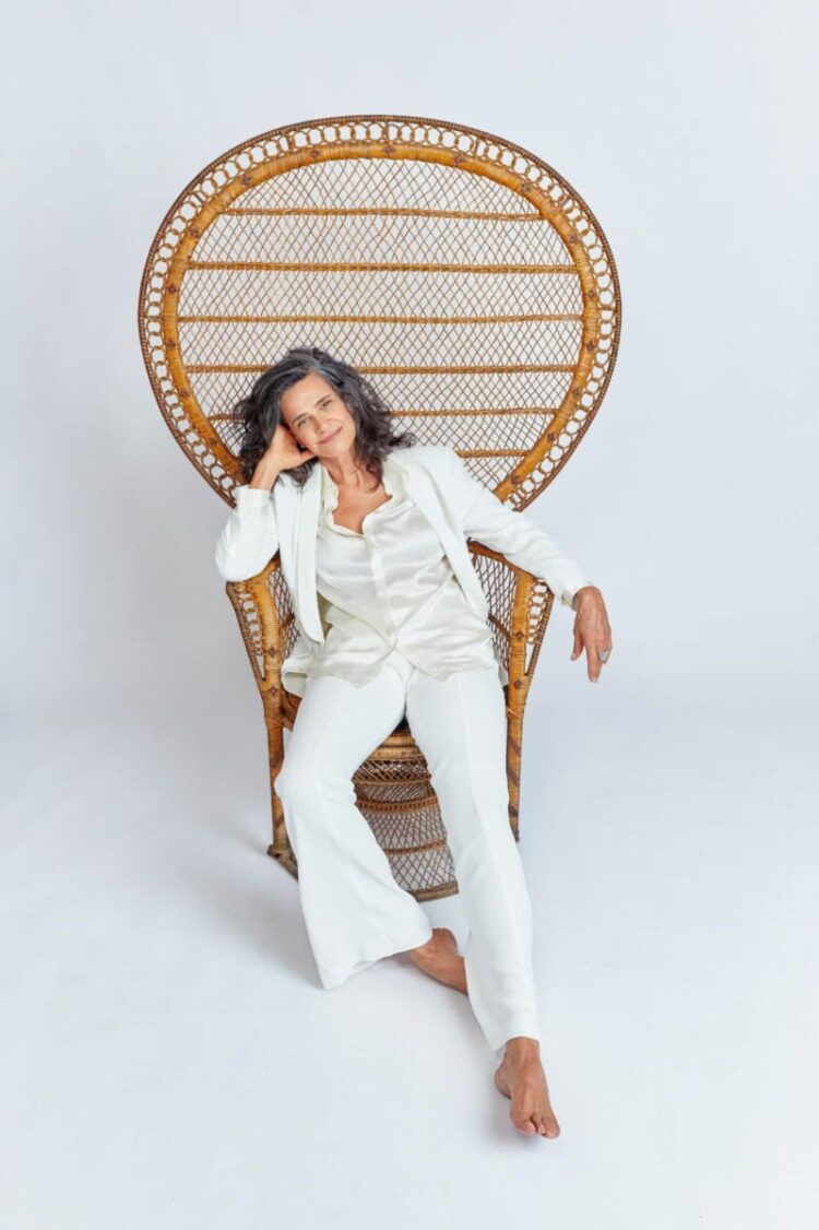 simone de oliveira feet