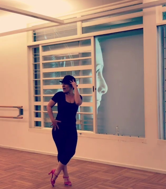 simone gutierrez feet 6