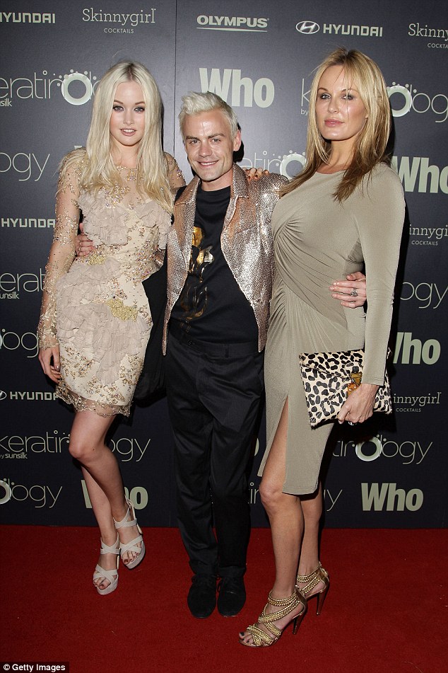 simone holtznagel feet 5