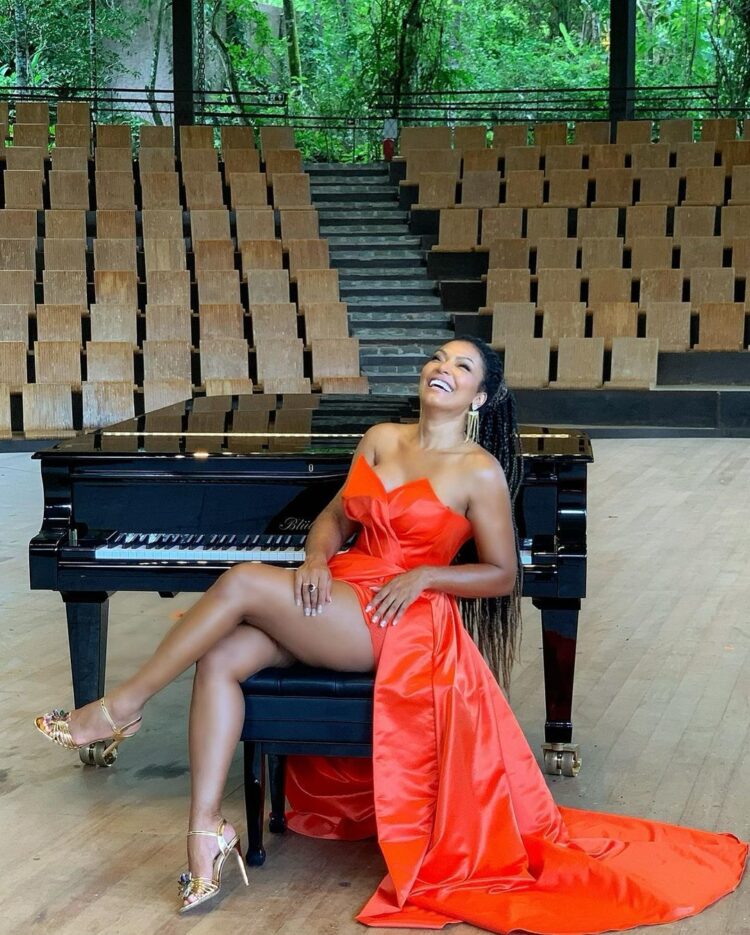 simone sampaio feet 2