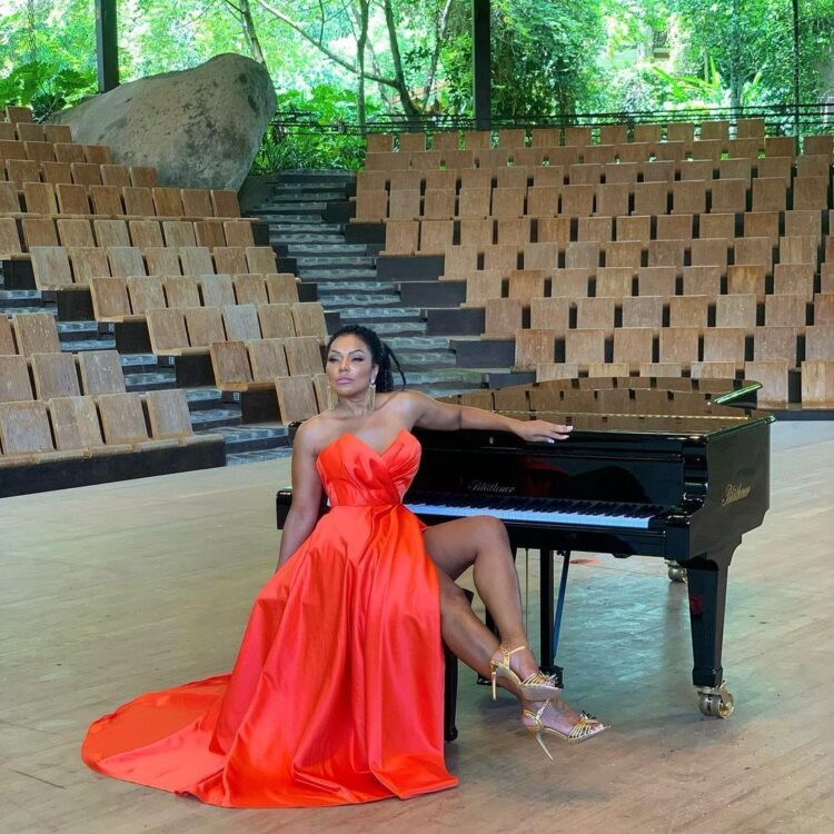 simone sampaio feet 3