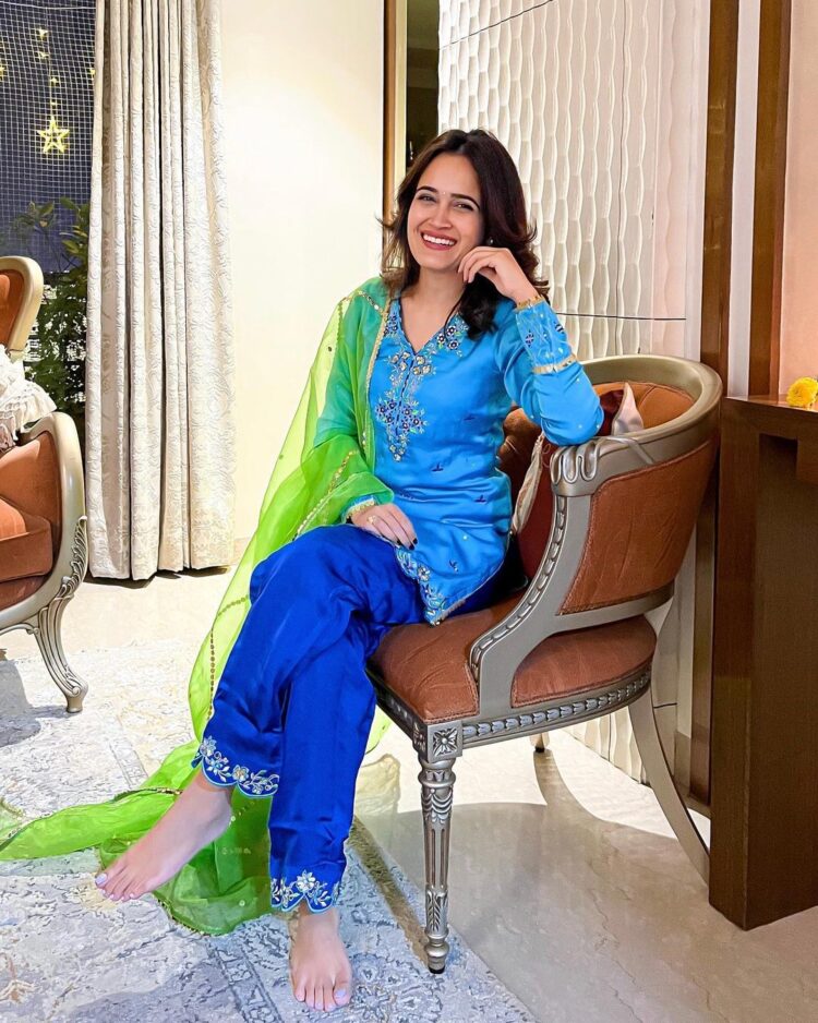 simran choudhary feet 3