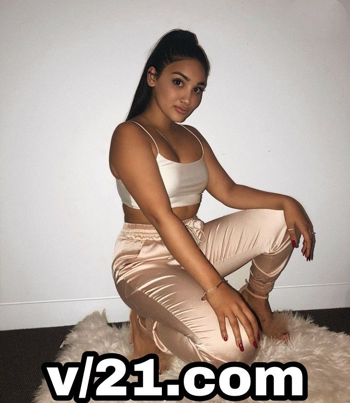 simran khosla feet 5