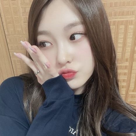 sinae lara moon feet 4