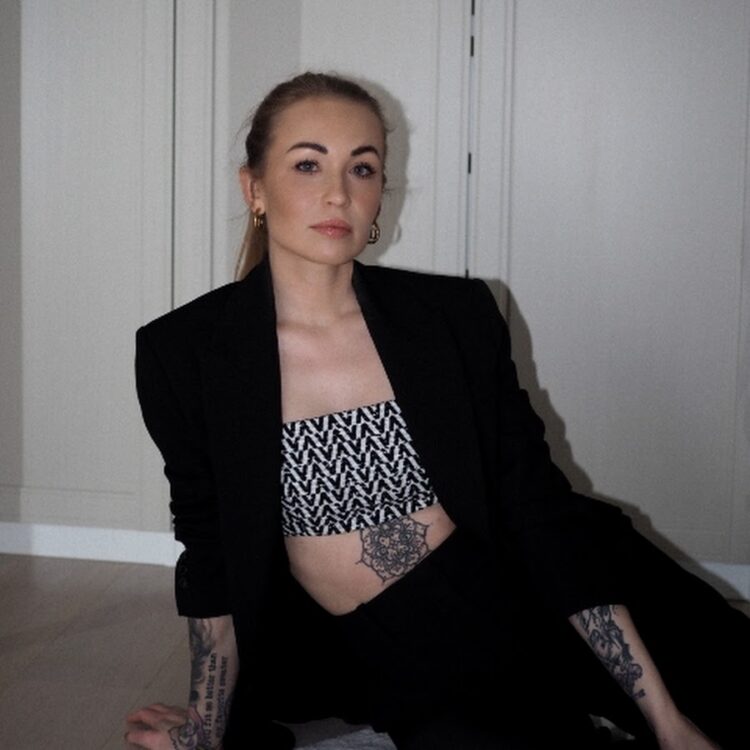 sini savolainen feet 2