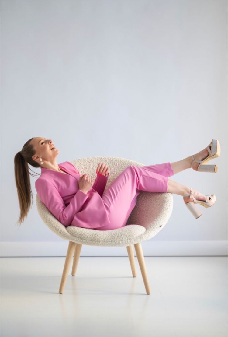 sini savolainen feet 6