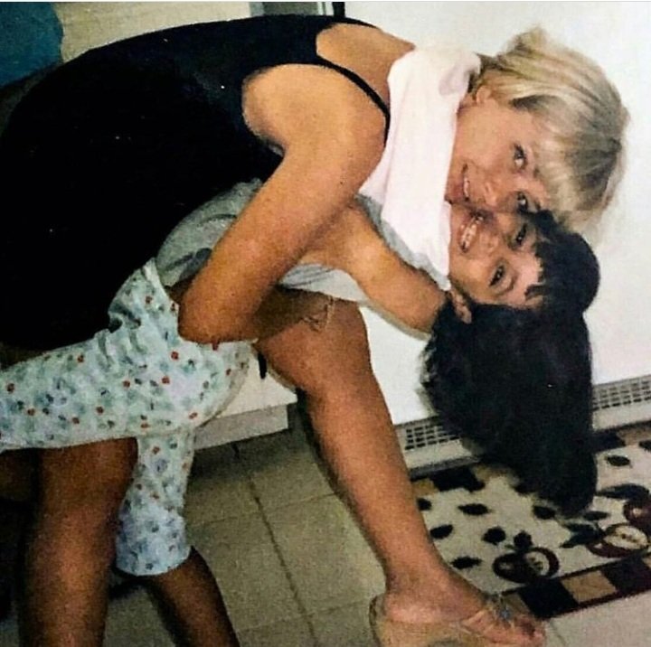 sinuhe cabello feet 2