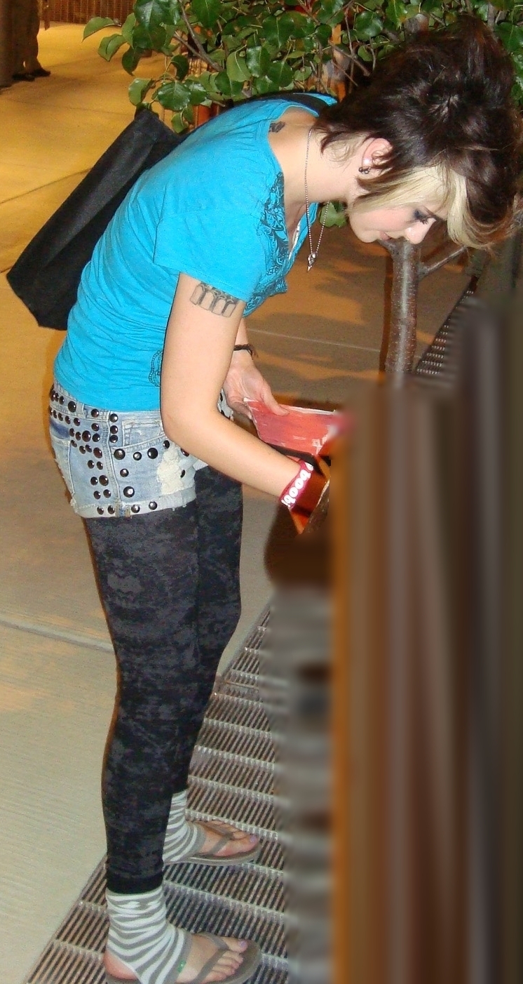 siobhan magnus feet 5