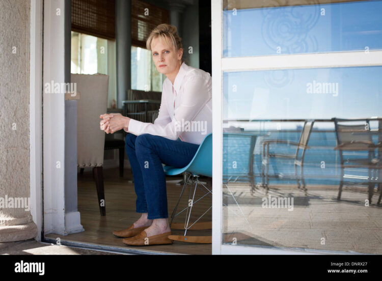 siri hustvedt feet 2