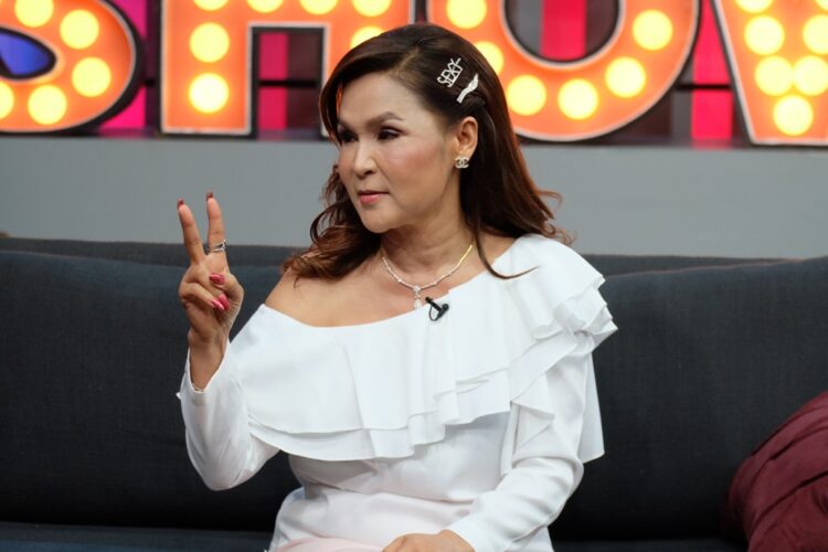 siriporn ampaipong feet 2