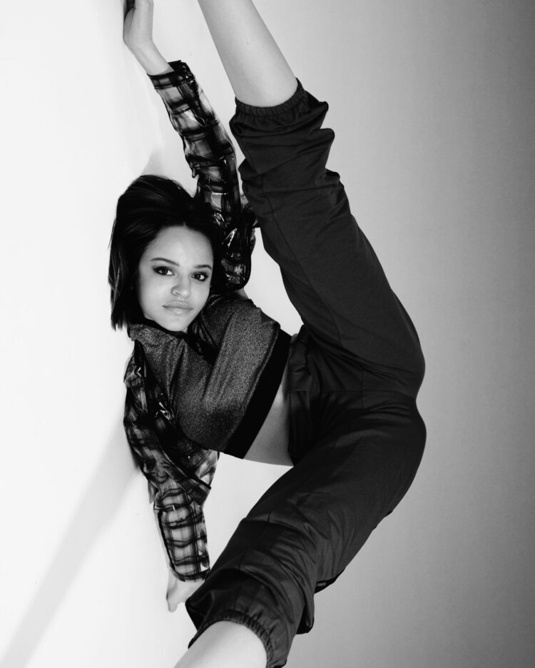 siuzanna varnina feet 5 scaled