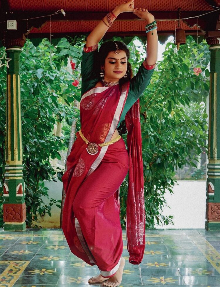 sivaangi krishnakumar feet 4