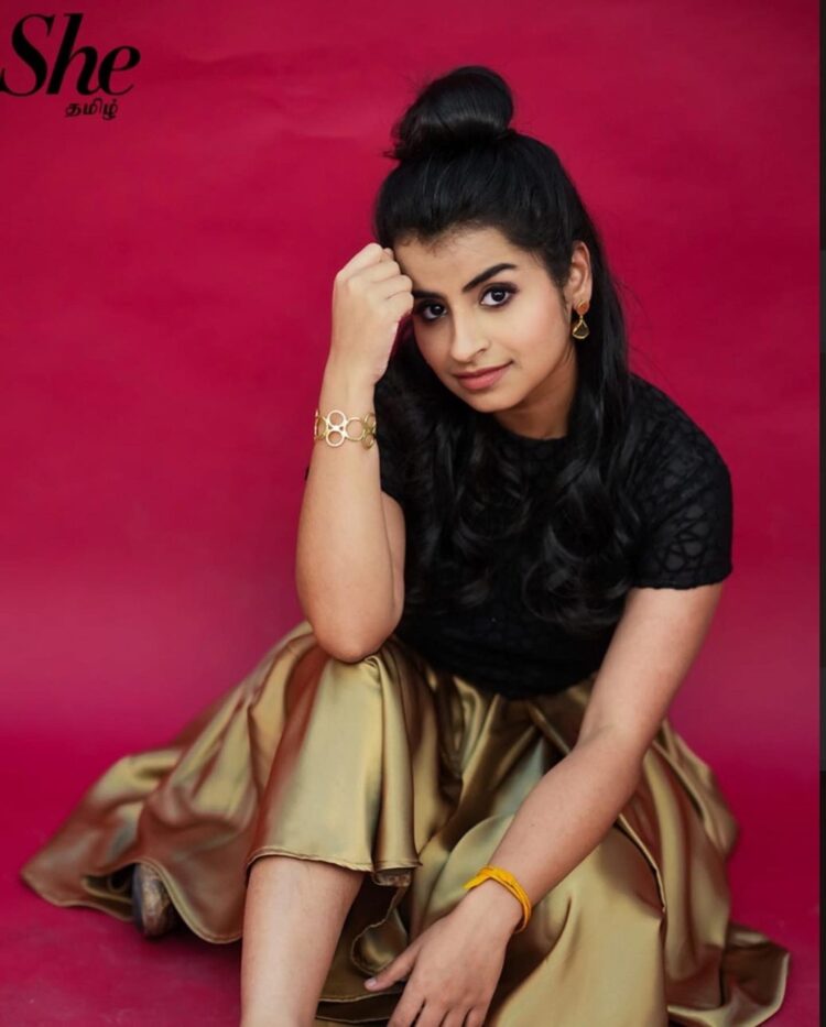 sivaangi krishnakumar feet