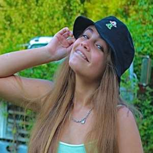 skefanny colen feet 5