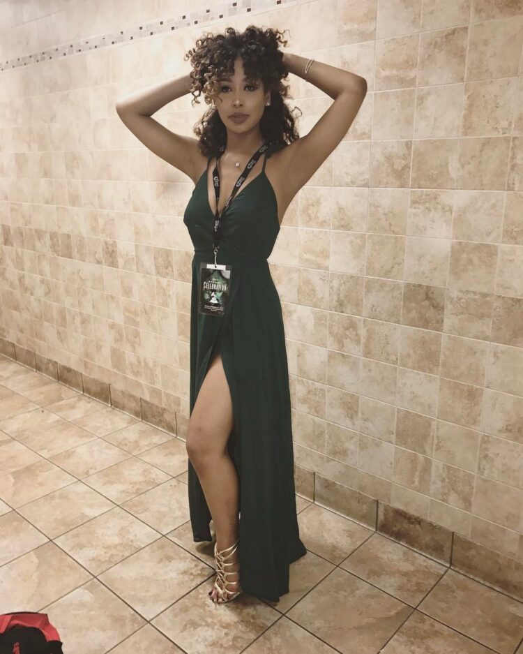 skye townsend feet 4