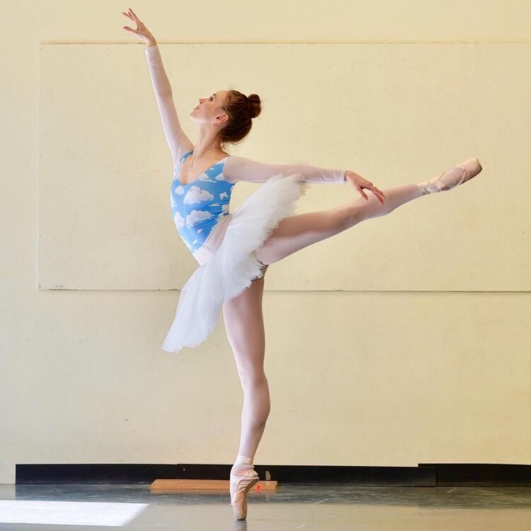 skylar brandt feet 5