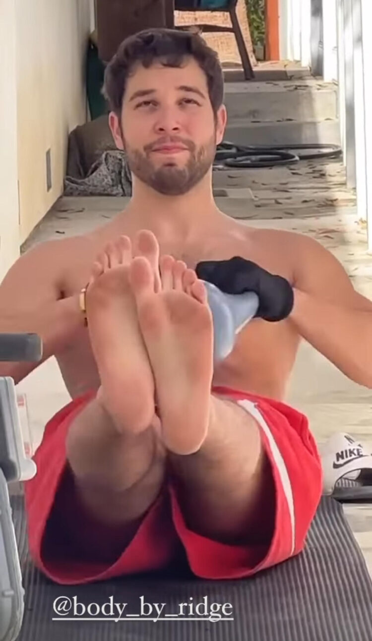 skylar hernandez feet 3