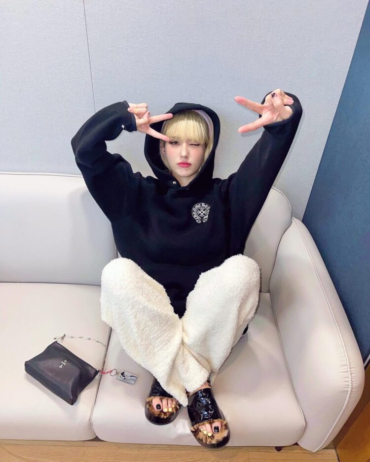 somi feet 1