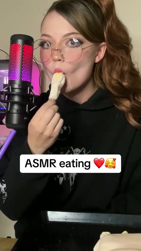 strawbeariemilkk feet 6