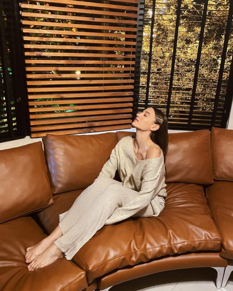 sumeyye aydogan feet 4