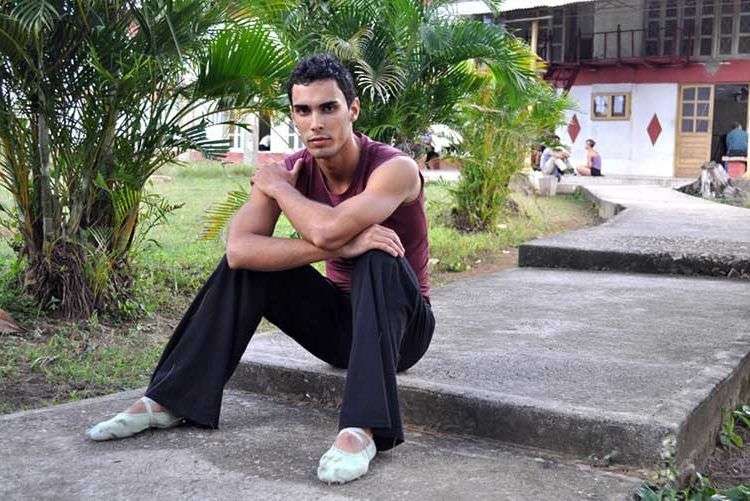 jose enrrique rodriguez feet 1