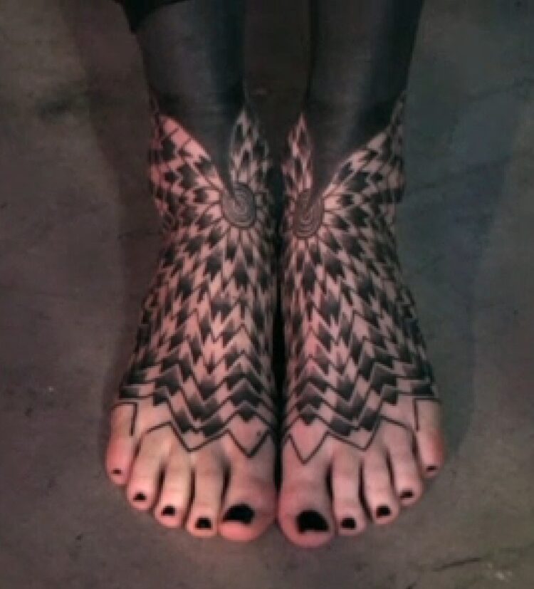 laura jane grace feet 4