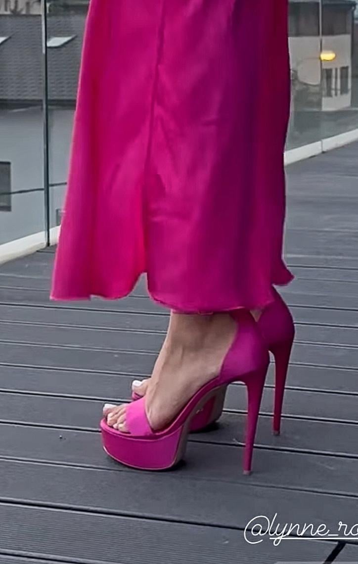 smaranda stirbu feet 2