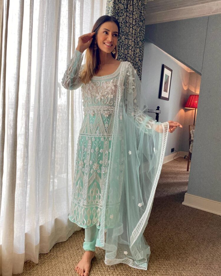 smriti khanna feet 5