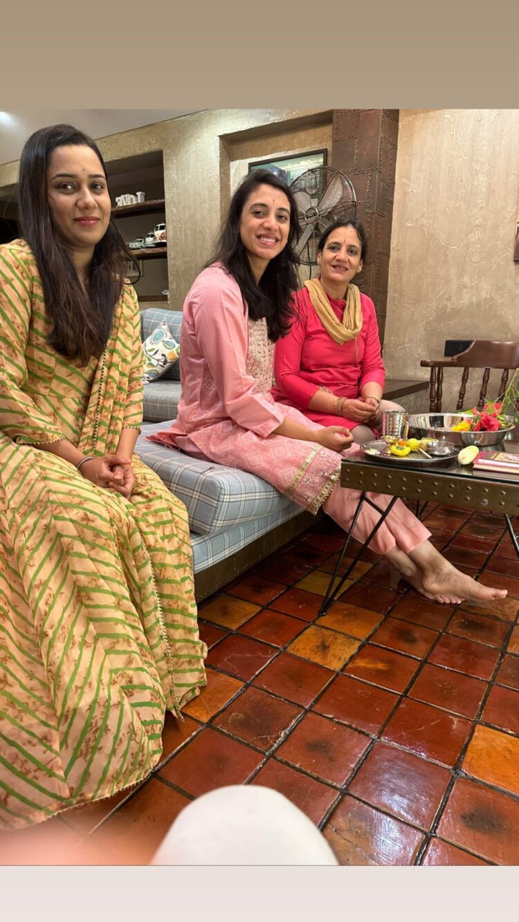 smriti mandhana feet 1