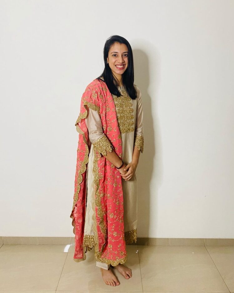 smriti mandhana feet 3