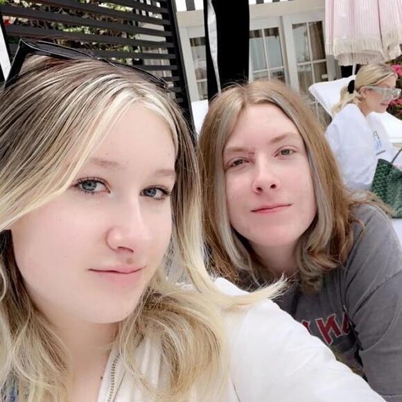 snervous tori feet 4