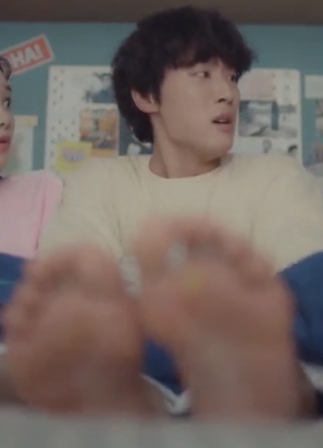 so hyun shin feet 4