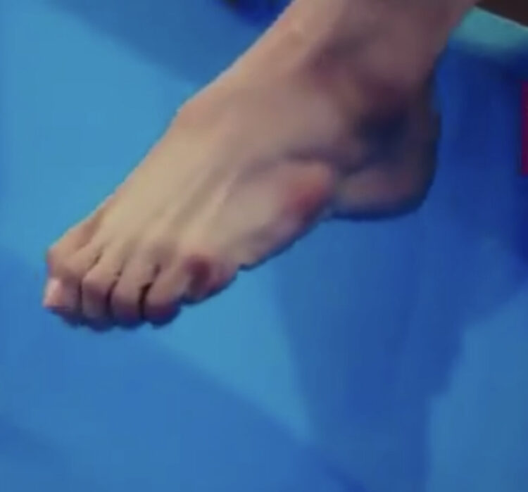 so hyun shin feet