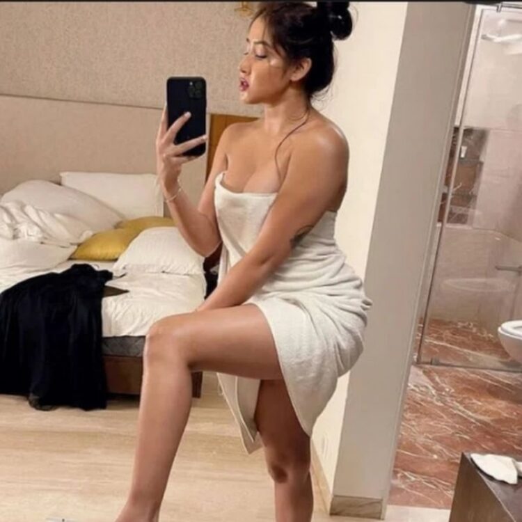 sofia ansari feet 2