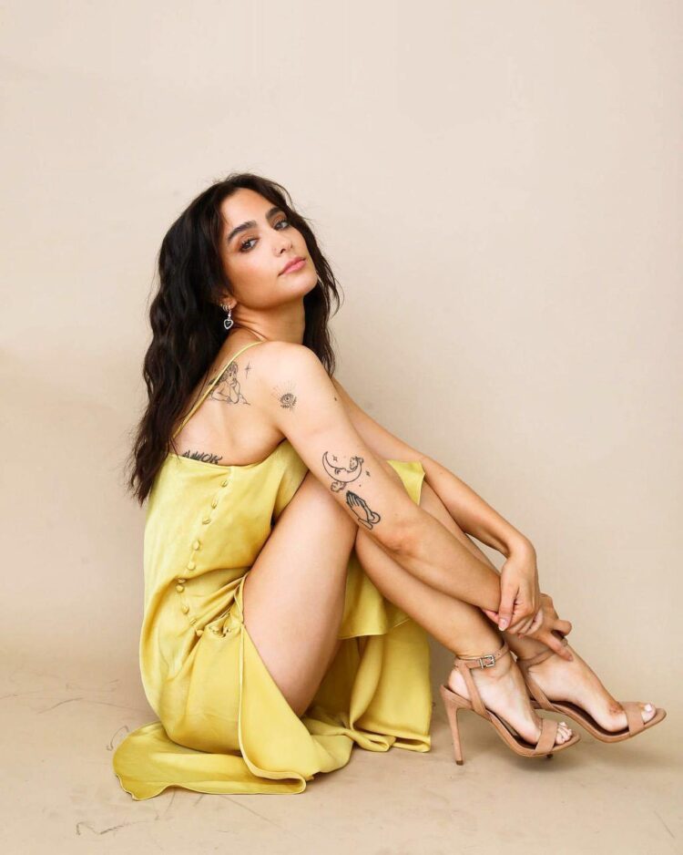 sol rodriguez feet 5