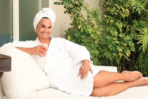 solange couto feet 1