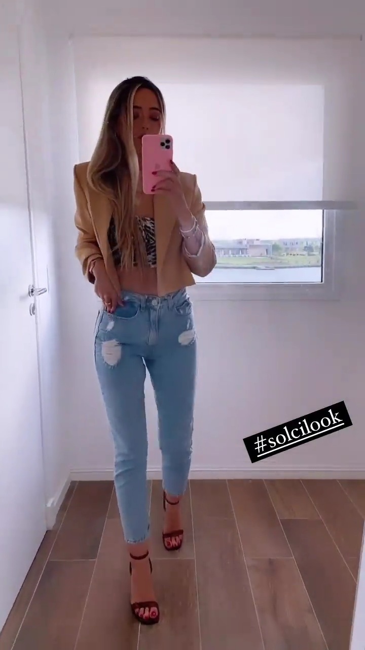 solange rivas feet 6