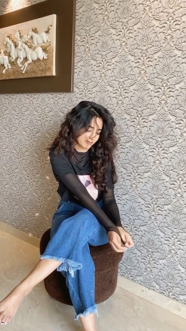 somya gupta feet