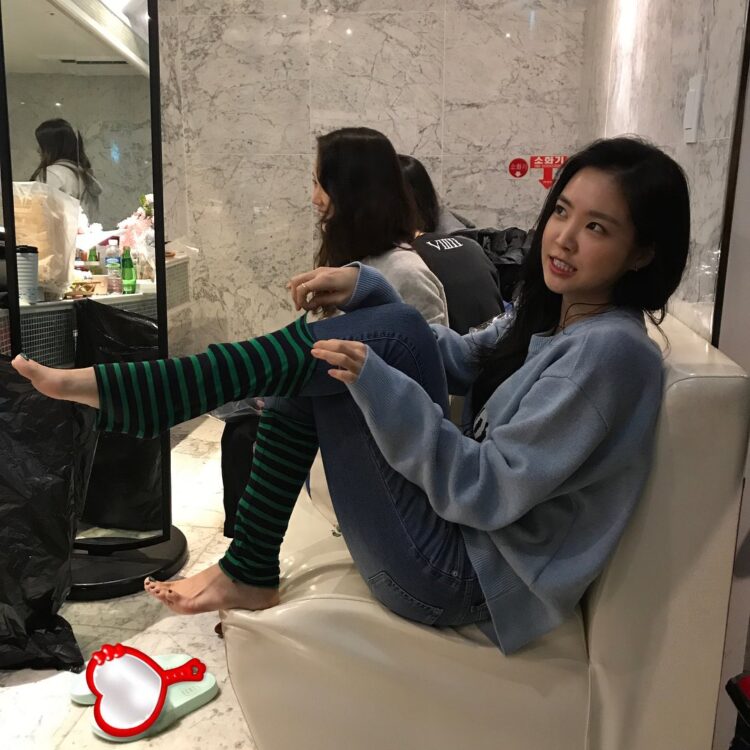 son na eun feet 4