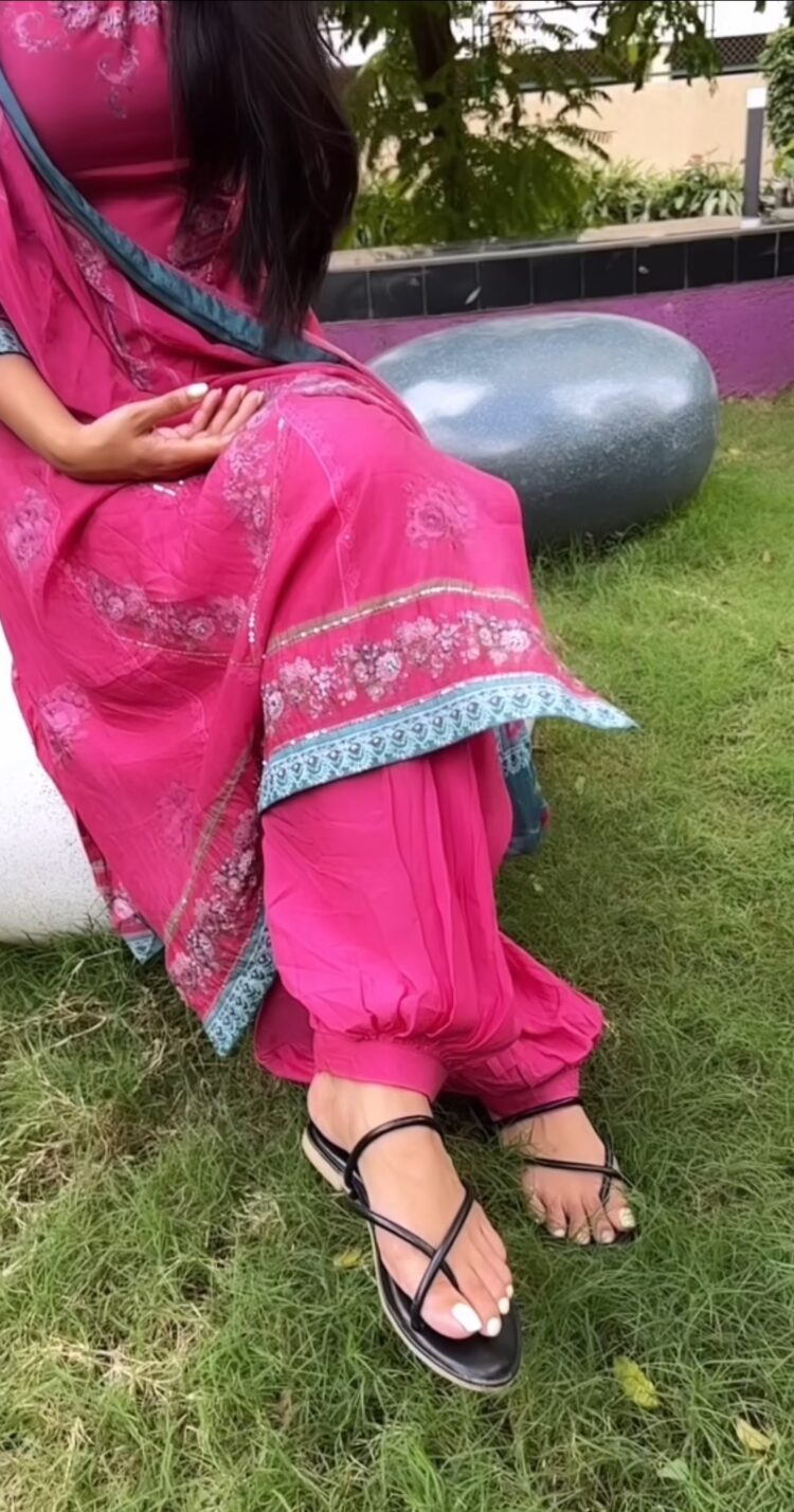 sonal vengurlekar feet 3