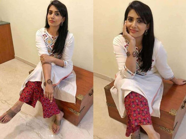 sonali kulkarni feet 2