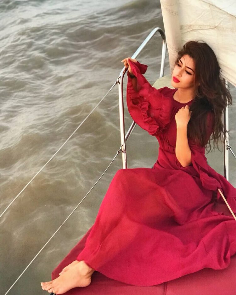 sonarika bhadoria feet 5