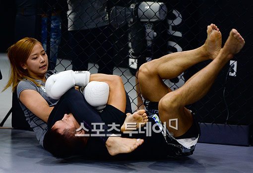 song ga yeon feet