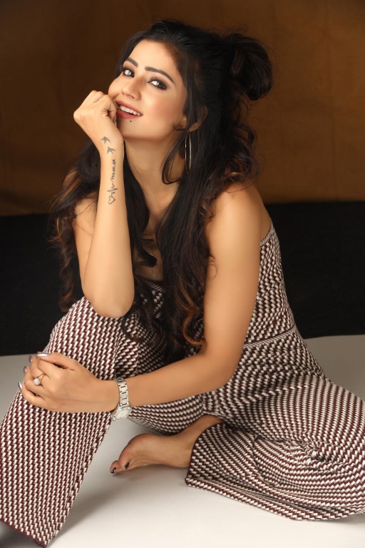 soniya bansal feet 4