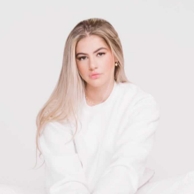 sophia bidges feet 1