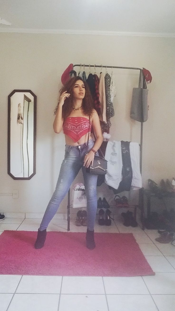 sophia lara lorem feet 6