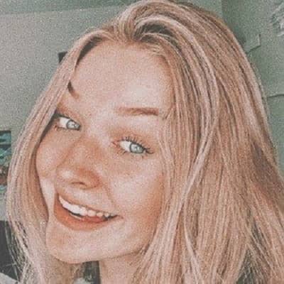 sophia okeefe feet 5